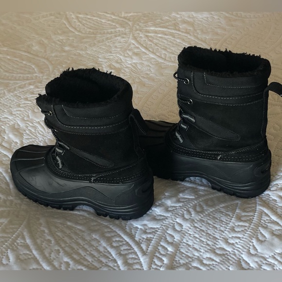 Boy’s Lands’ End Expedition Insulated Winter Boots, size 4 - Picture 4 of 9